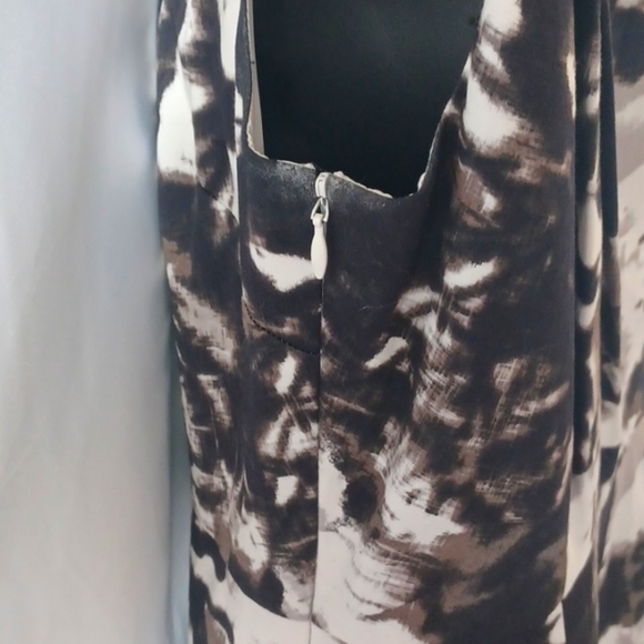 Ann Taylor Brown/White Floral Dress, side zip, lined, some stretch - Picture 3 of 7